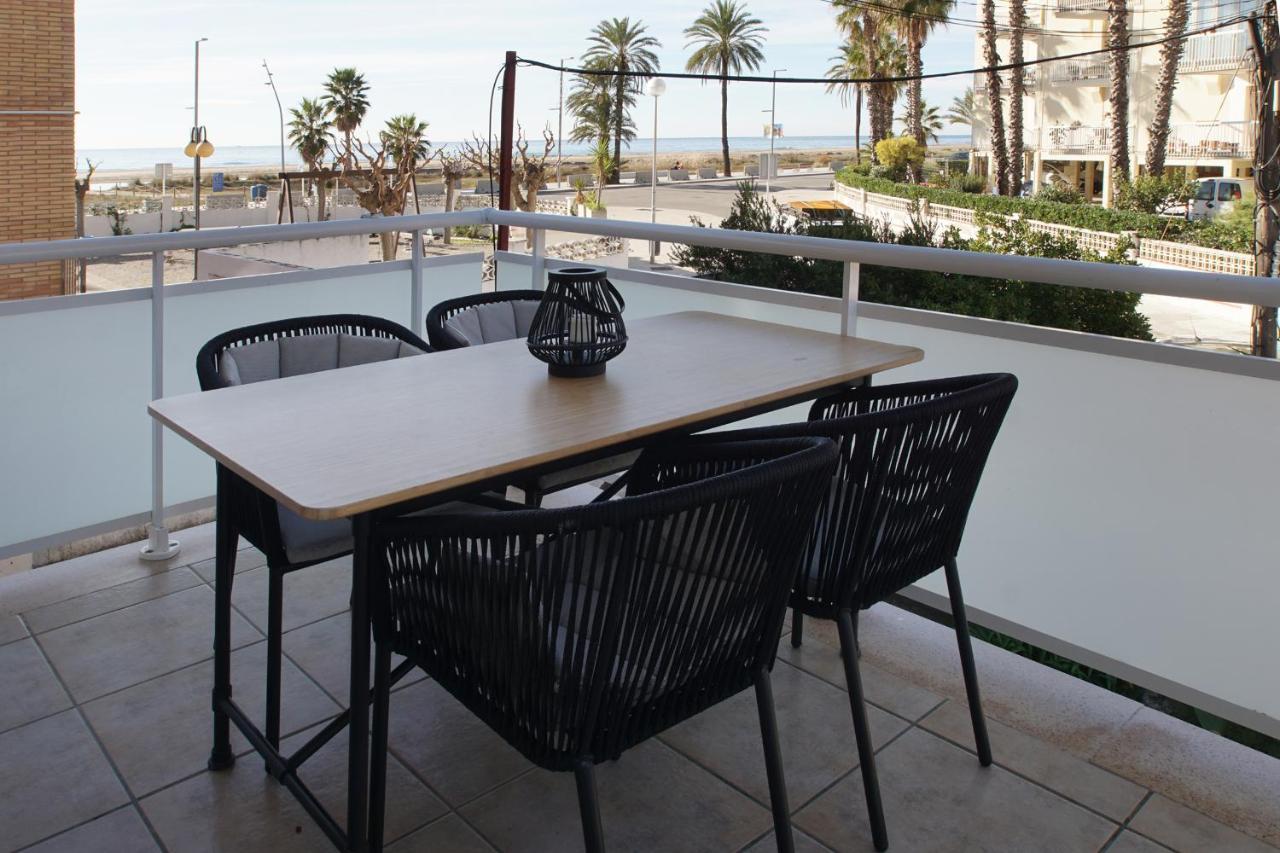 Апартаменты Beach Club House Кастельдефельс Экстерьер фото