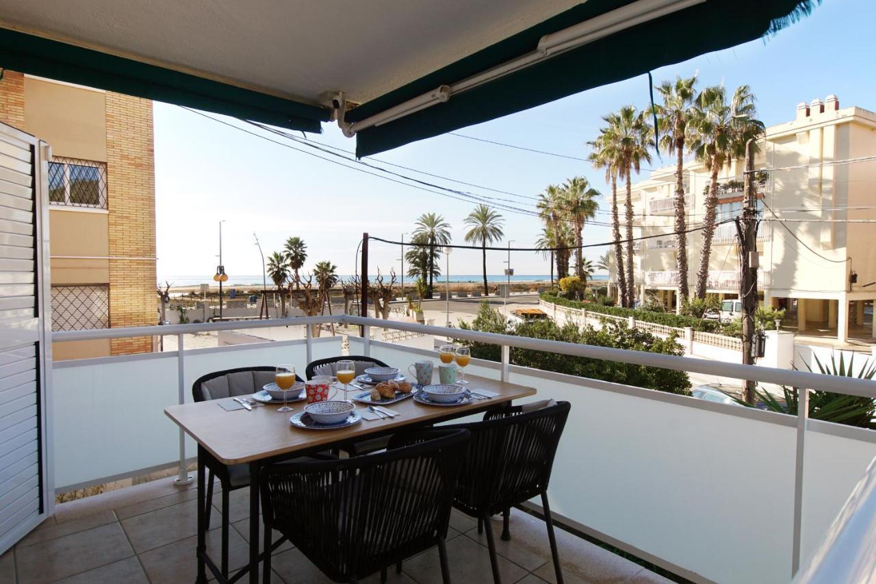 Апартаменты Beach Club House Кастельдефельс Экстерьер фото